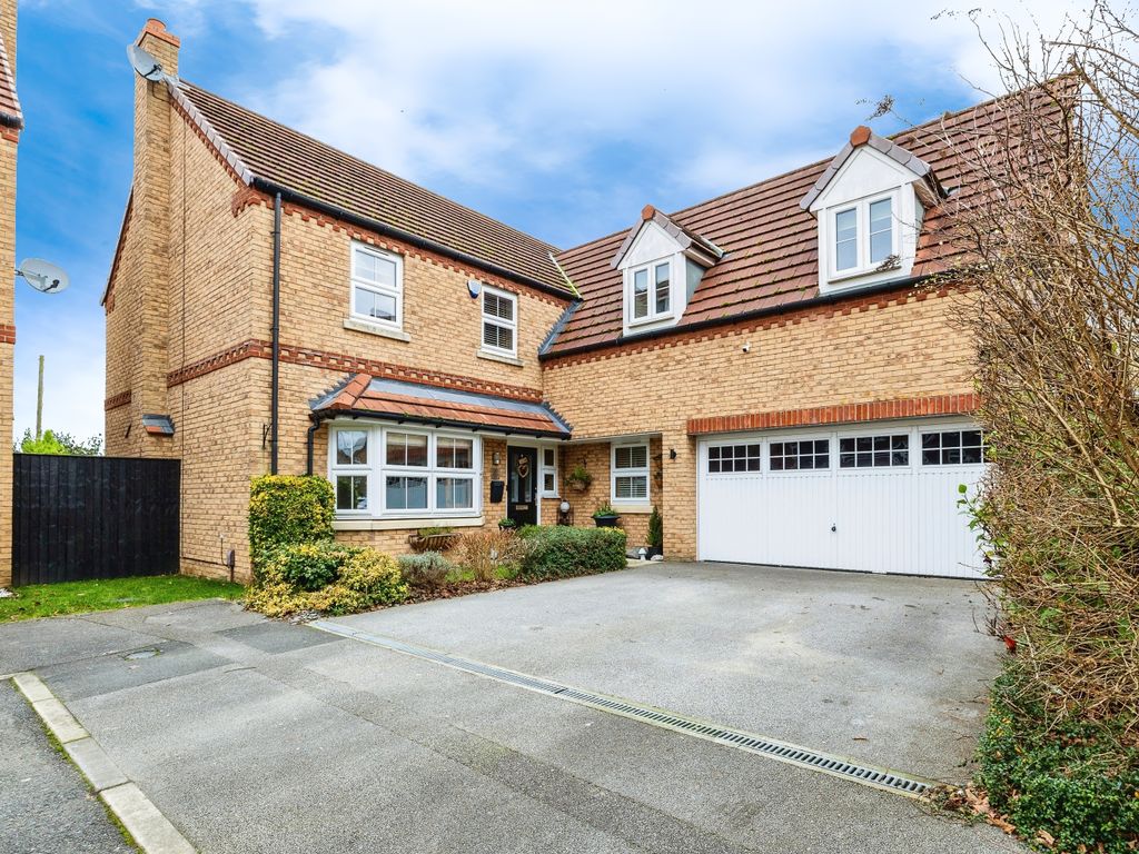 5 bed detached house for sale in Buttercup Way, North Hykeham, Lincoln