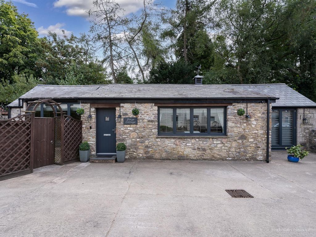 3 bed detached bungalow for sale in Cowbridge Road, St. Nicholas, Nr