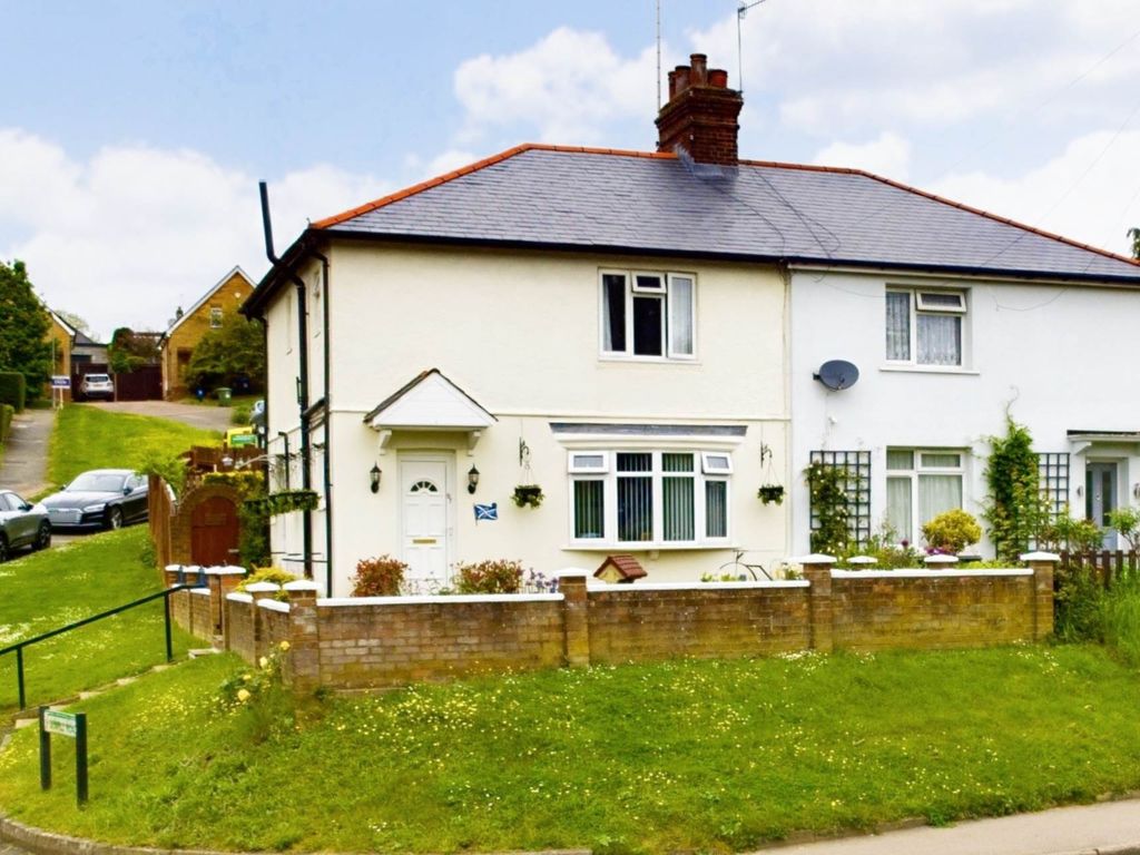 3 bed semidetached house for sale in St Albans Hill, Hemel Hempstead