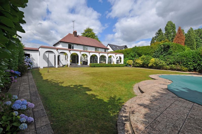 New home, 4 bed detached house for sale in Exceptional Family House