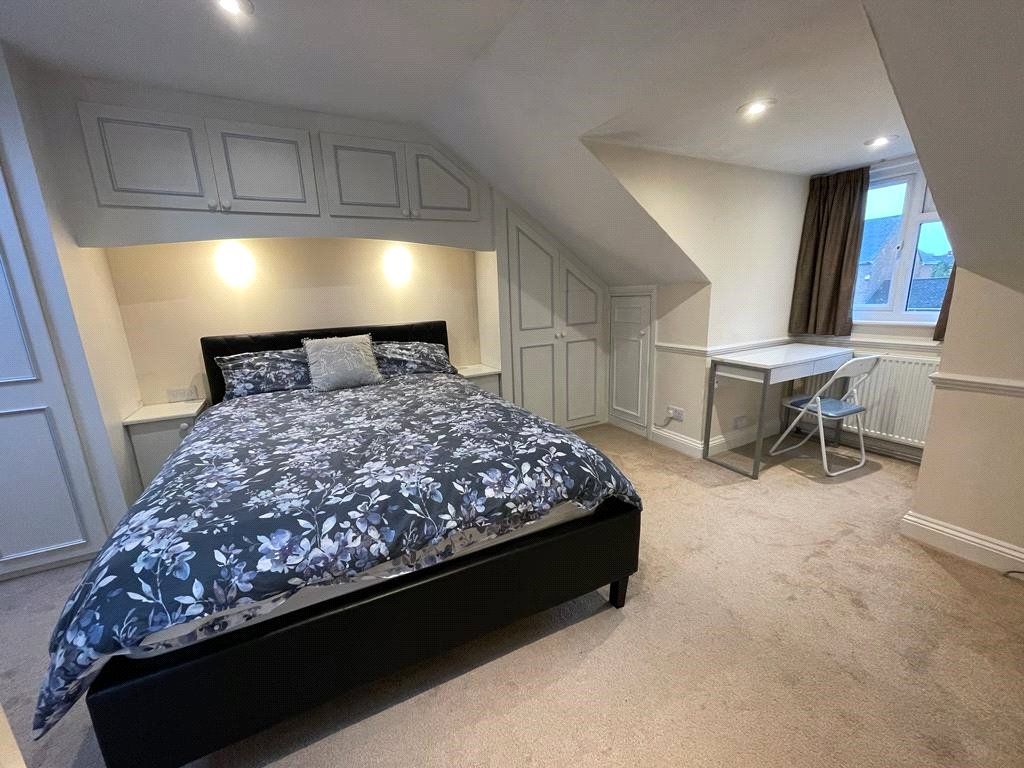 1 bed property to rent in Saffron Road, Bracknell, Berkshire RG12, £775