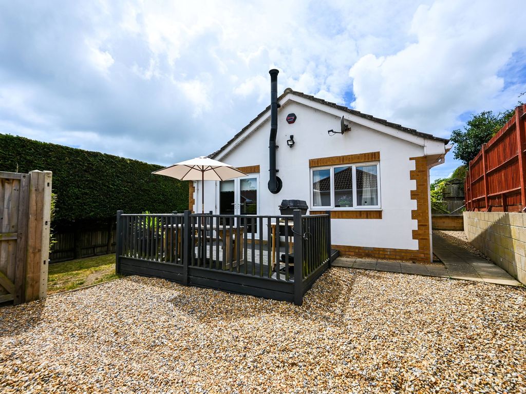 2 bed detached bungalow for sale in Well Road, Pagham, Bognor Regis