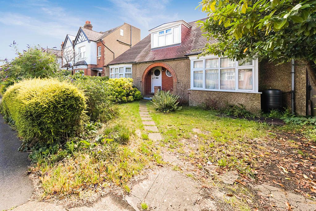 3 bed detached bungalow for sale in Ditton Road, Surbiton KT6, £900,000