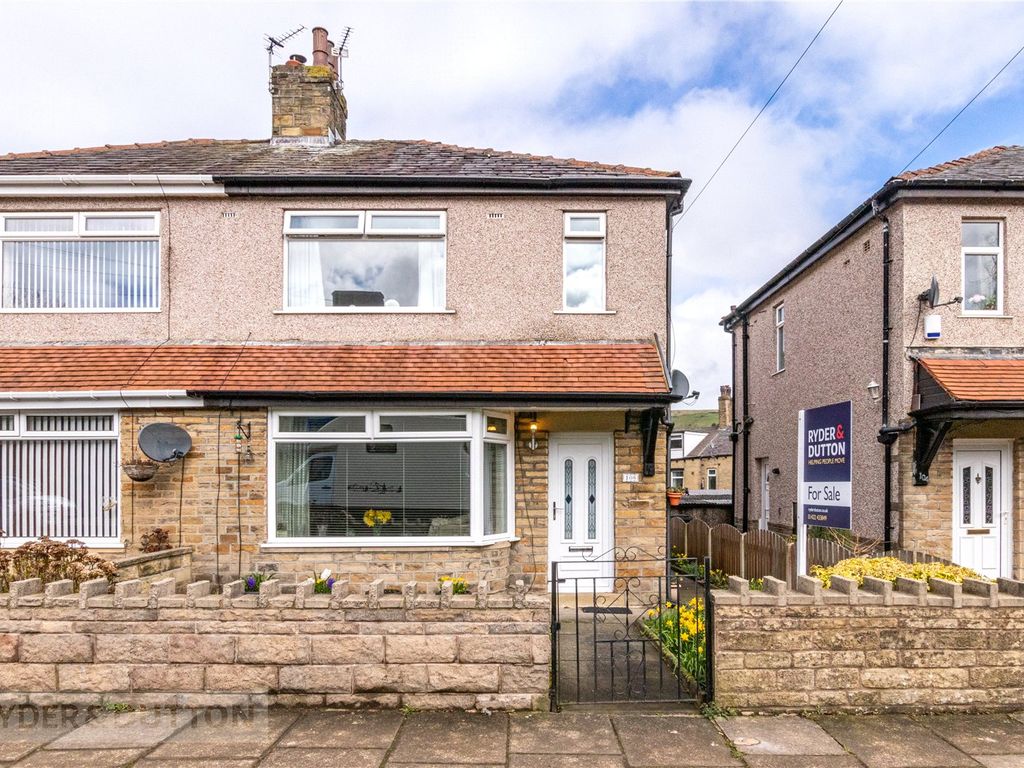 3 bed semidetached house for sale in Lee Mount Road, Halifax, West