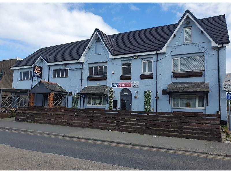 Pub/bar for sale in Rhyl, Wales, United Kingdom LL18, £285,000 Zoopla