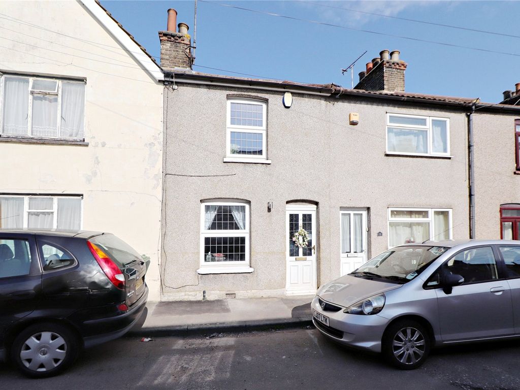 3 bed terraced house for sale in Sun Road, Kent DA10, £