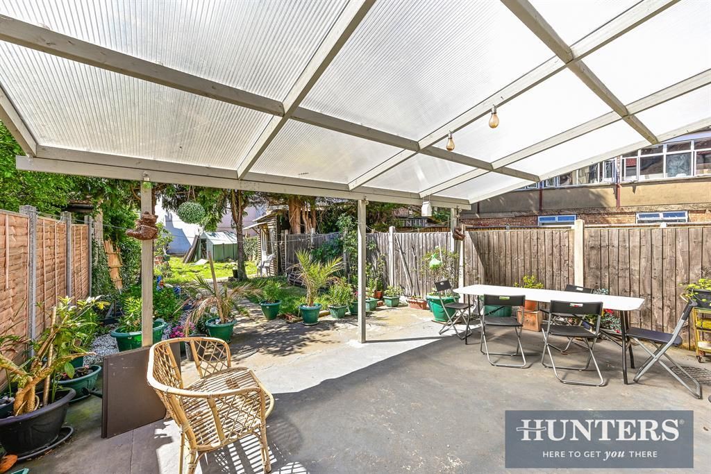 4 bed end terrace house for sale in Cavendish Avenue, New Malden KT3