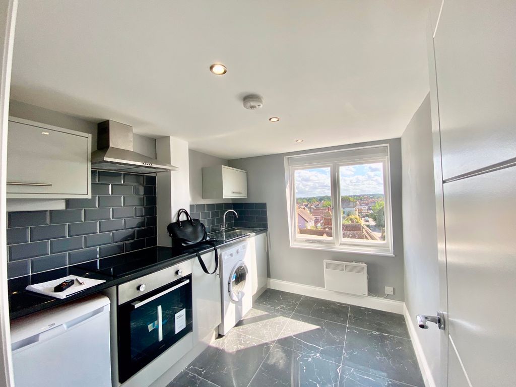 1 bed flat to rent in Avenue Road, Herne Bay CT6, £800 pcm Zoopla