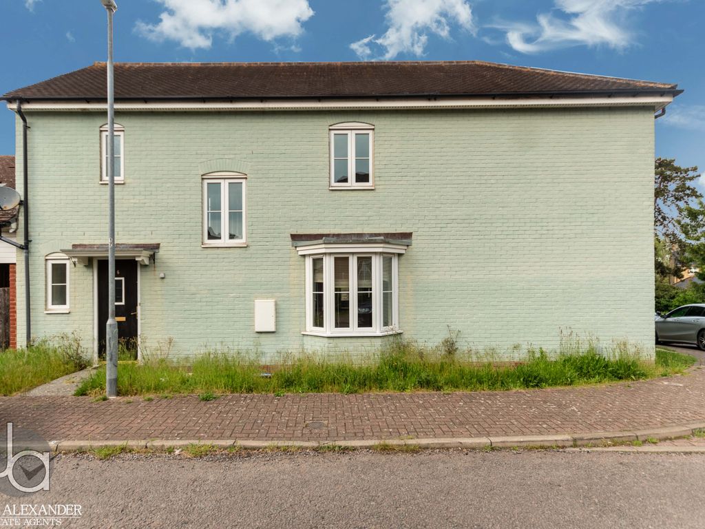 3 bed semidetached house for sale in Abbey Field View, Colchester CO2