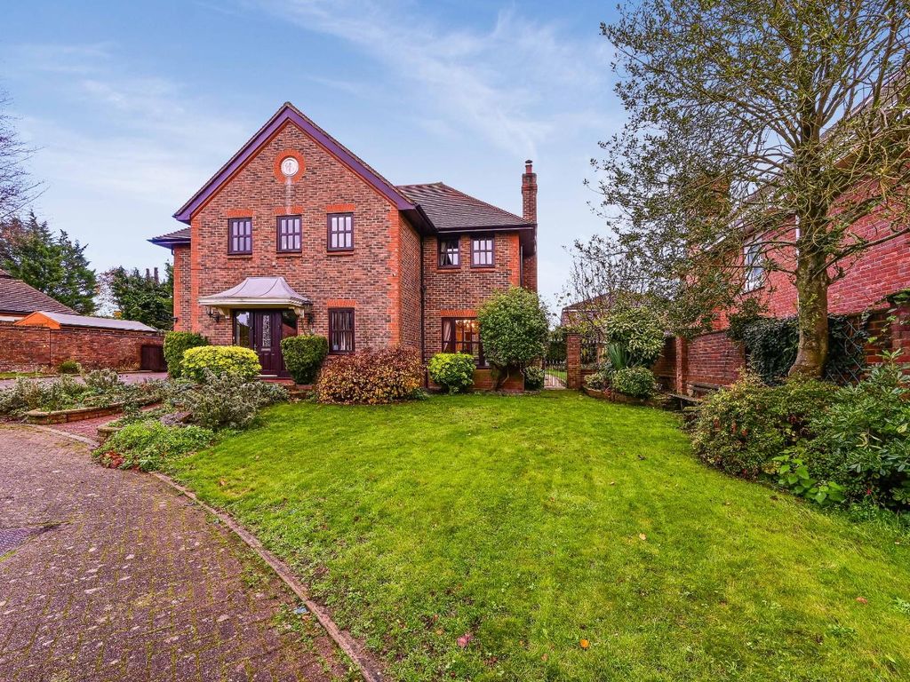 White Oaks, Banstead SM7