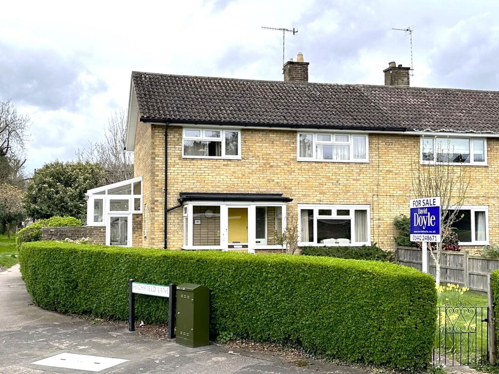 3 bed semidetached house for sale in Widmore Drive, Hemel Hempstead
