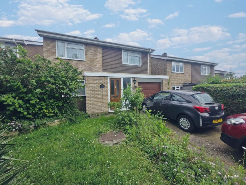 4 bed detached house for sale in Brompton Close, Luton LU3, £375,000