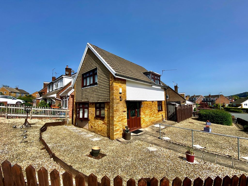 3 bed detached house for sale in Birch Hill, Newport NP20, £275,000