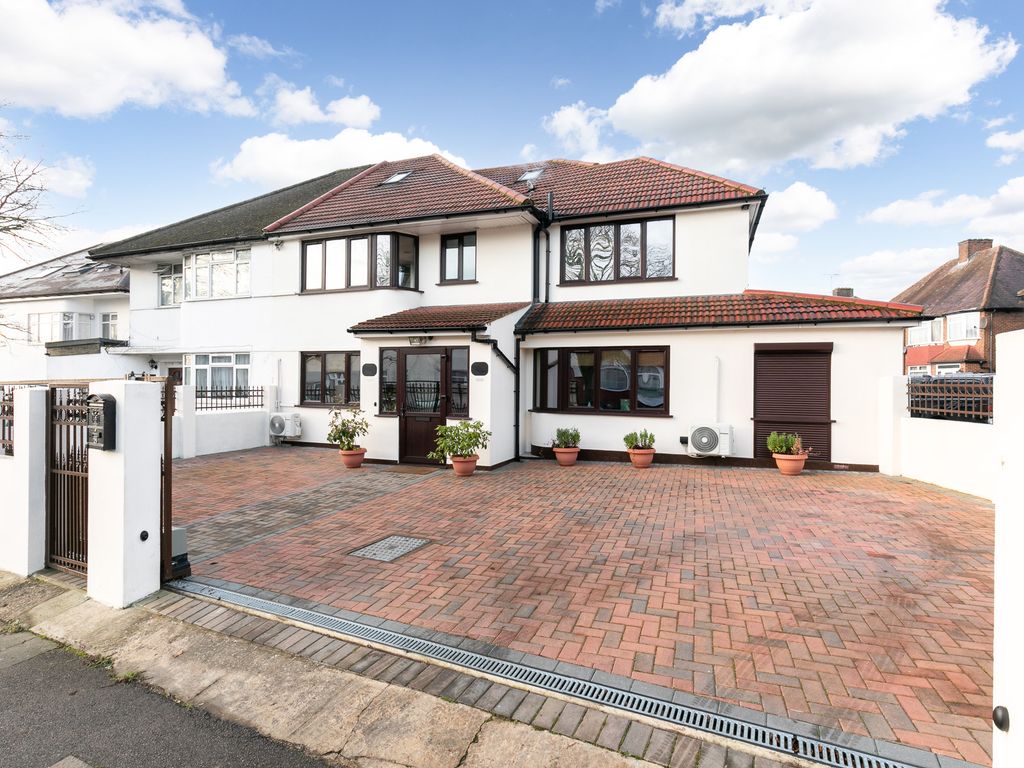 15 bed property for sale in Green Lane, Edgware HA8 Zoopla