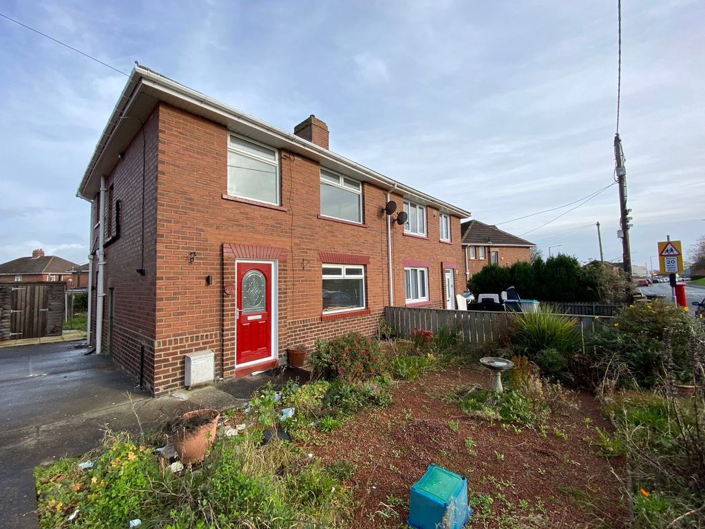 3 bed semidetached house to rent in Ashdale Road, Consett DH8, £750
