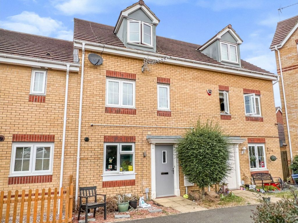 4 bed terraced house for sale in Sovereign Court, Rushden NN10 Zoopla