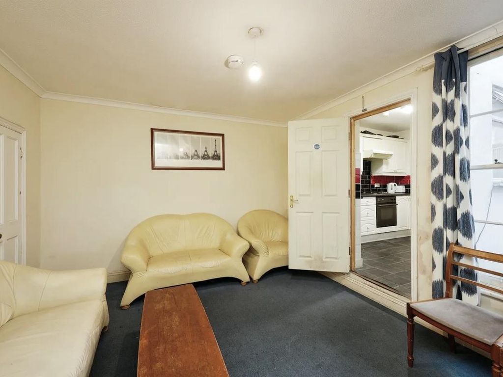 4 bed terraced house for sale in Abercromby Avenue, High HP12