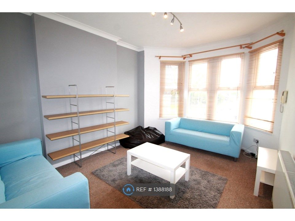 3 bed flat to rent in Whitchurch Road, Cardiff CF14 Zoopla