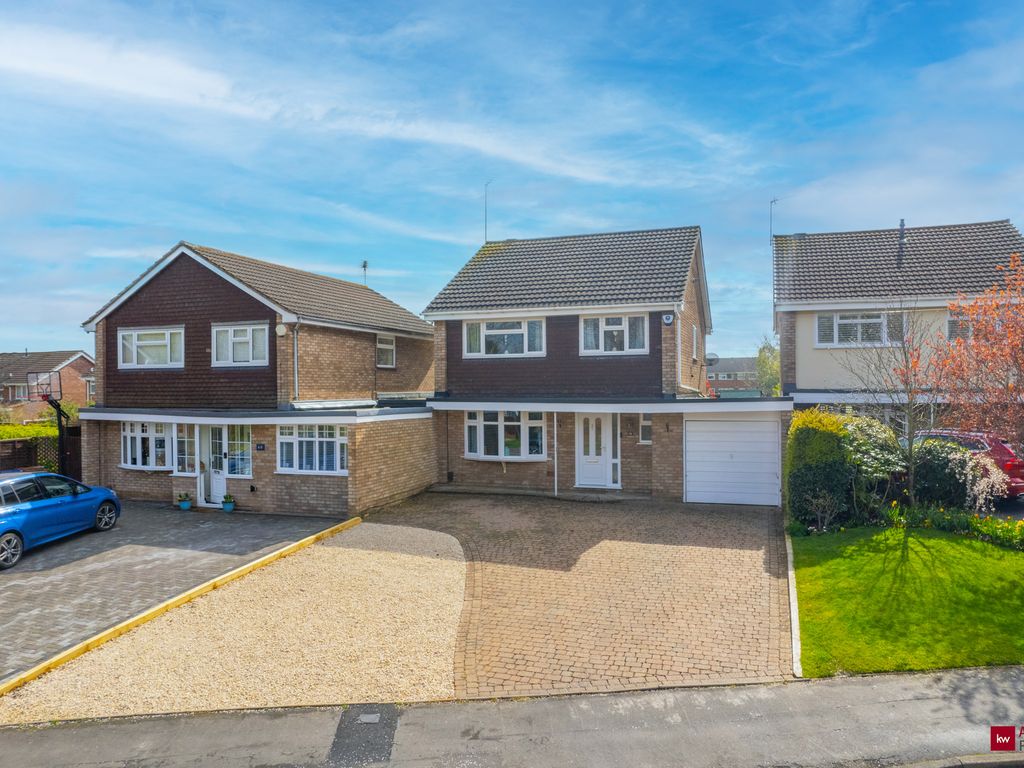 4 bed detached house for sale in Barwell Lane, Hinckley, Leicestershire