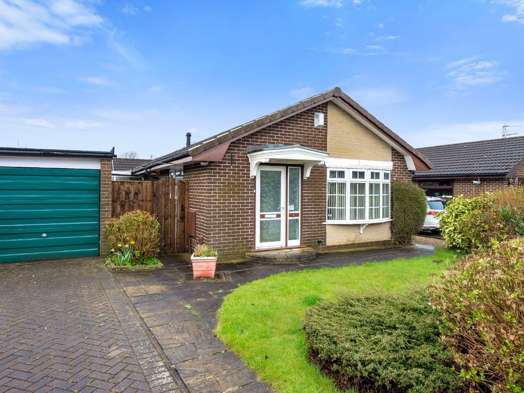 2 bed detached bungalow for sale in Montcliffe Close, Birchwood, Warrington, Cheshire WA3, £