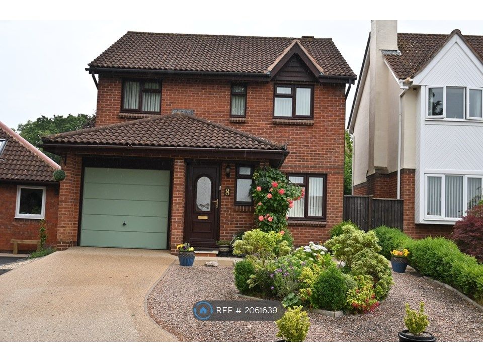 4 bed detached house to rent in Ferndale Close, Honiton EX14, £1,545