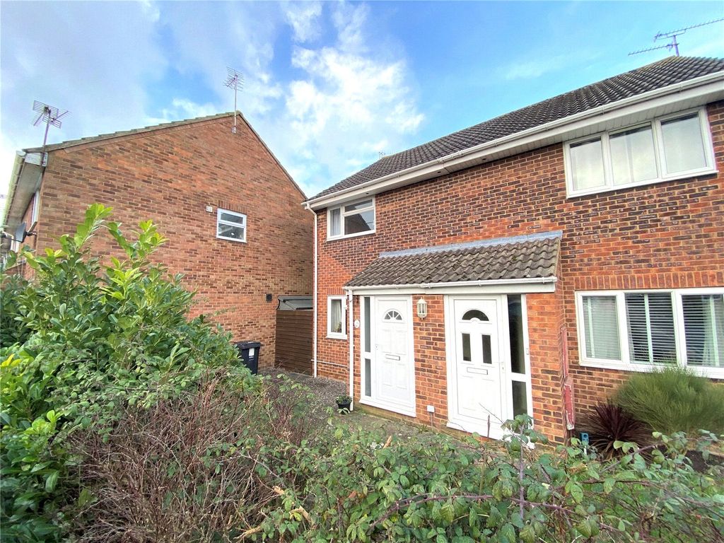 2 bed semidetached house for sale in Leslie Close, Freshbrook, Swindon