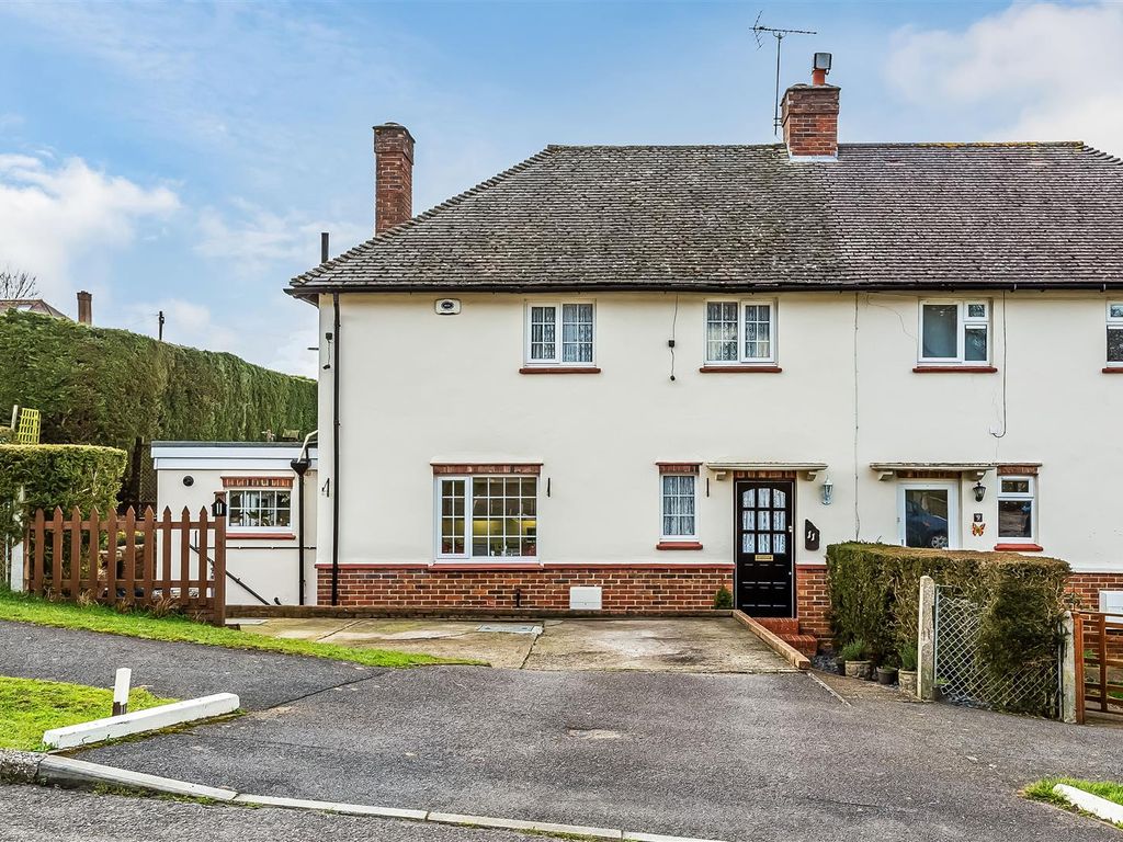 3 bed semidetached house for sale in Kenrick Square, Bletchingley