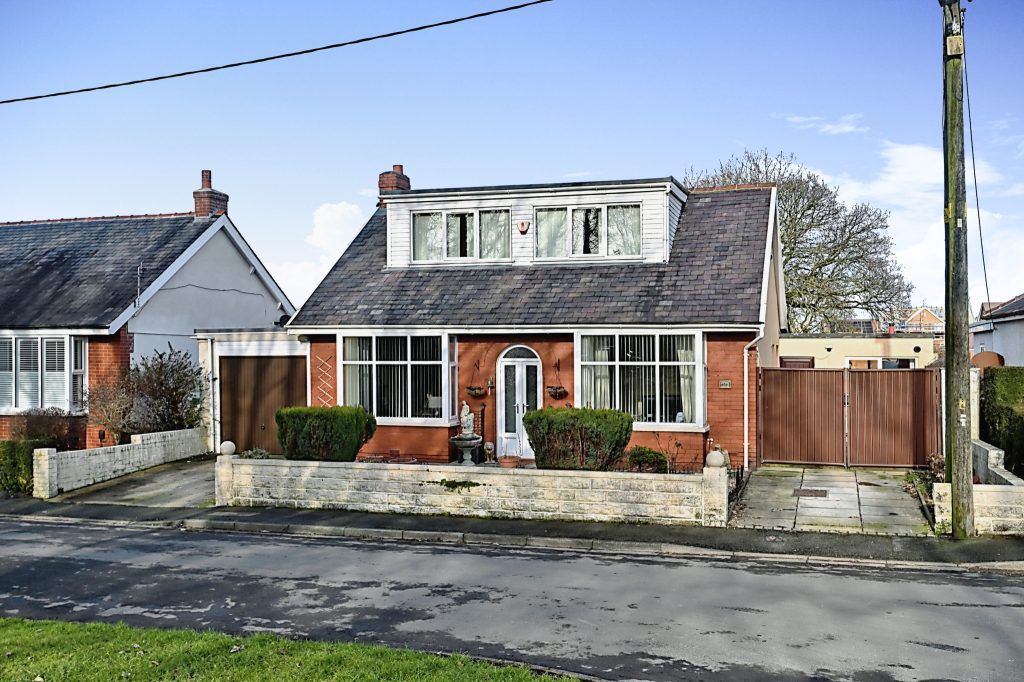 4 bed bungalow for sale in 195 Brindle Road, Bamber Bridge, Preston PR5 Zoopla