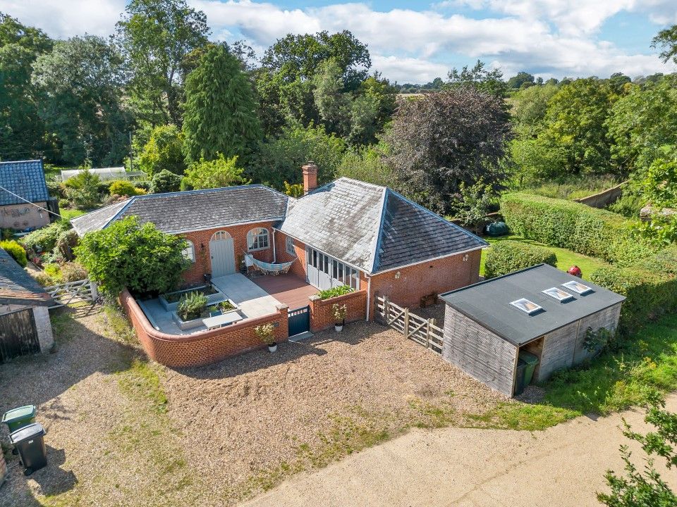 3 bed detached house for sale in Frenze, Scole, Diss IP21, £500,000