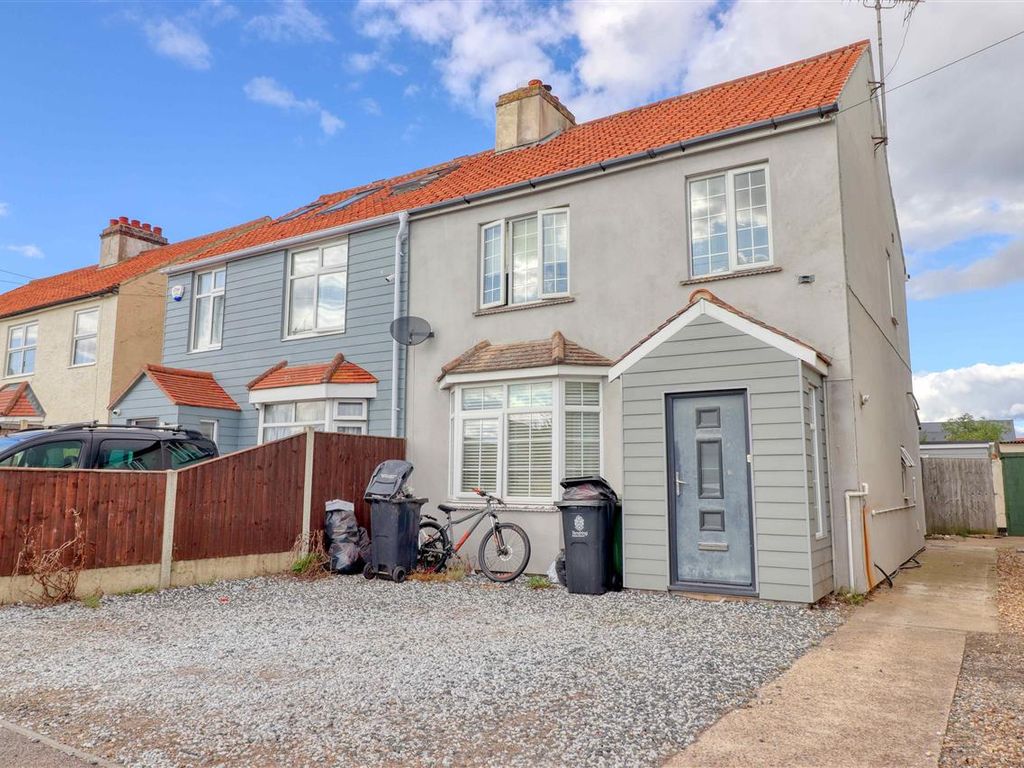 4 bed semidetached house for sale in Frinton Road, Kirby Cross