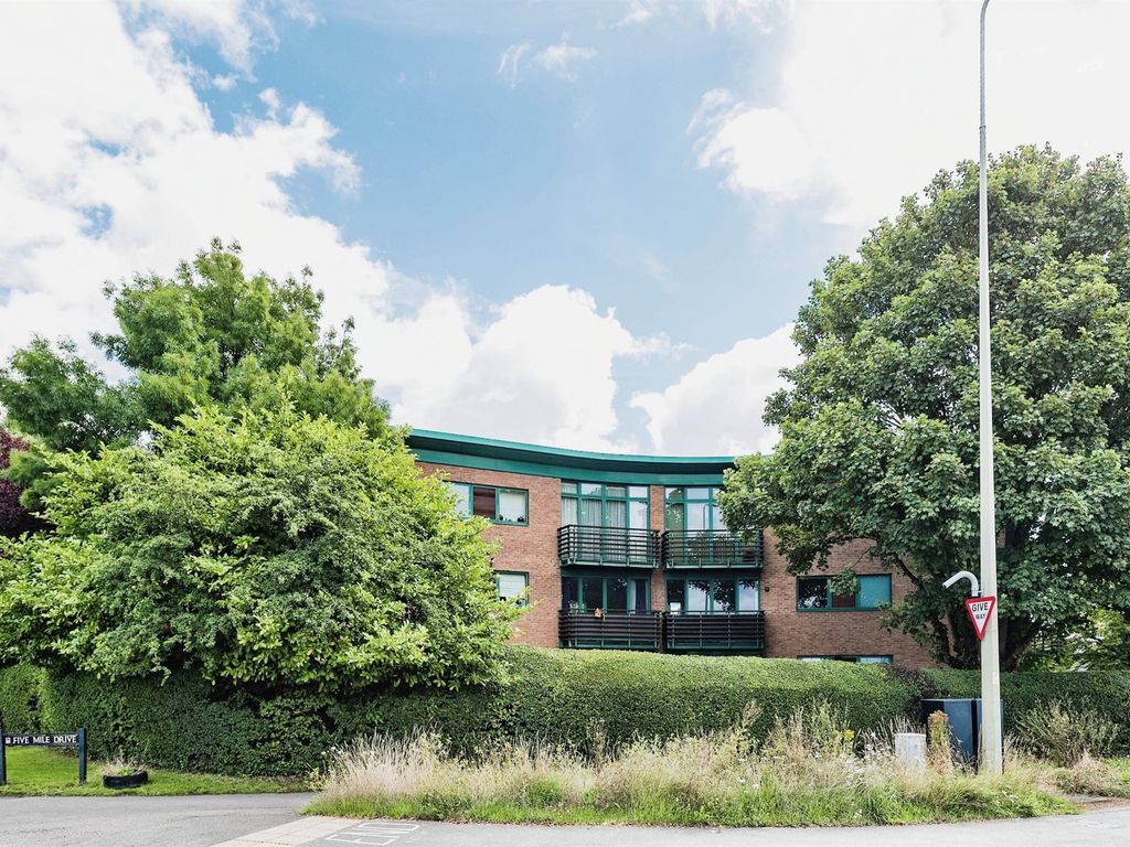2 bed flat for sale in Five Mile Drive, Oxford OX2, £400,000 Zoopla