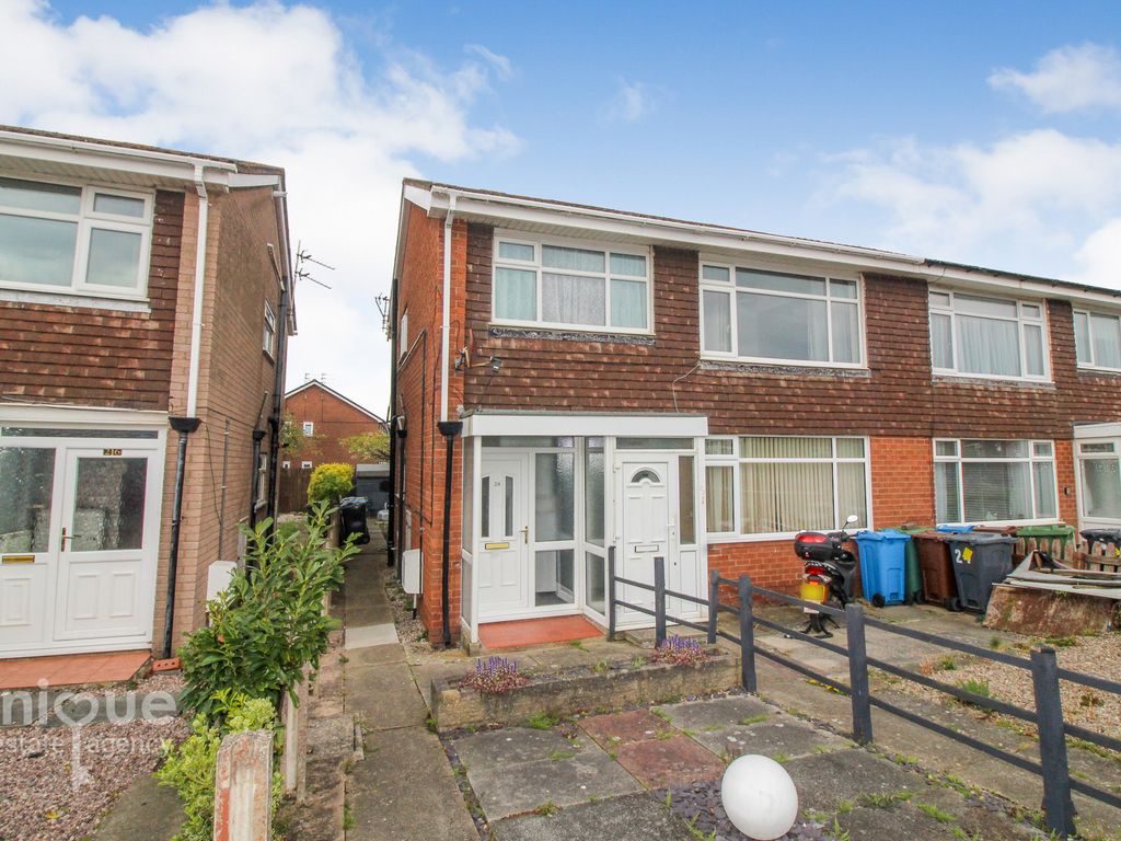 2 bed flat to rent in Shipley Road, Lytham St. Annes, Lancashire FY8, £