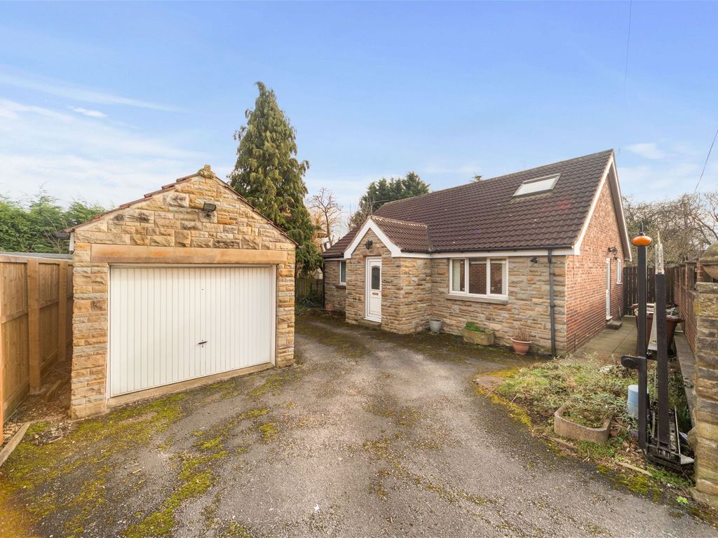 4 bed detached house for sale in Thornes Moor Road, Wakefield WF2, £