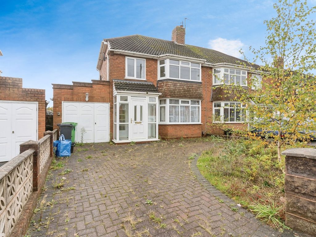 3 bed semidetached house for sale in Woodfield Avenue, Brierley Hill