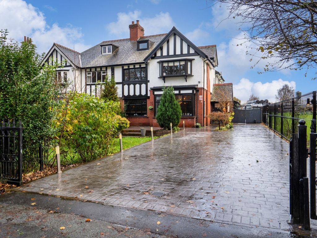 5 bed semidetached house for sale in Manchester Road, Over Hulton, Bolton, Lancashire BL5, £