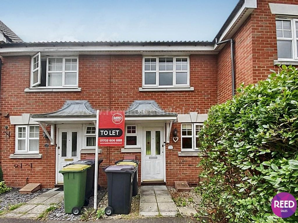 2 bed property to rent in Grosvenor Road, Rayleigh SS6, £1,400 pcm Zoopla