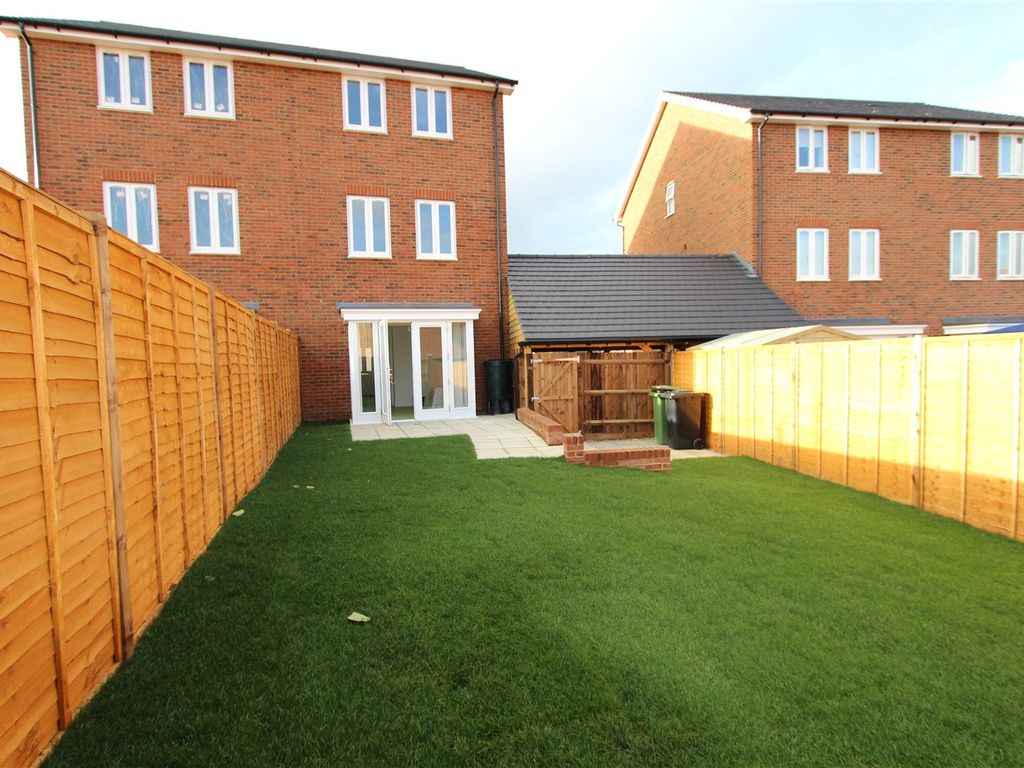 3 bed semidetached house to rent in Park View, Castle Hill, Ebbsfleet Valley, DA10