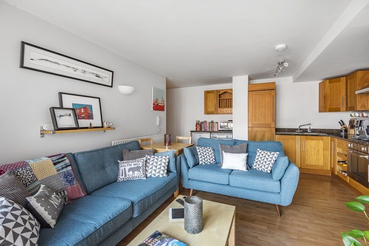 Raleigh Square, Nottingham, Nottinghamshire NG7  