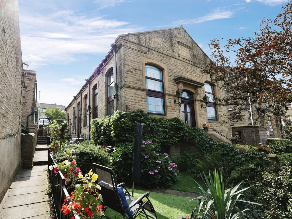 2 bed terraced house for sale in Wesleyan Mews, Fell Lane, Keighley