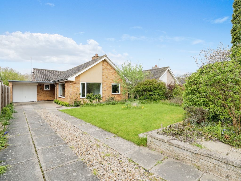 2 bed detached bungalow for sale in Greenways, Holt NR25 Zoopla