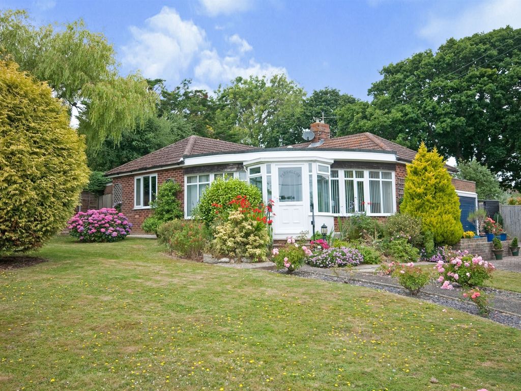 2 bed detached bungalow for sale in Shepherds Way, Fairlight, Hastings