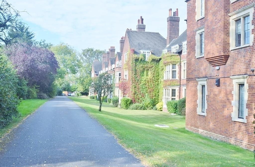 Flat 20, Meadway Court, Meadway, London NW11  