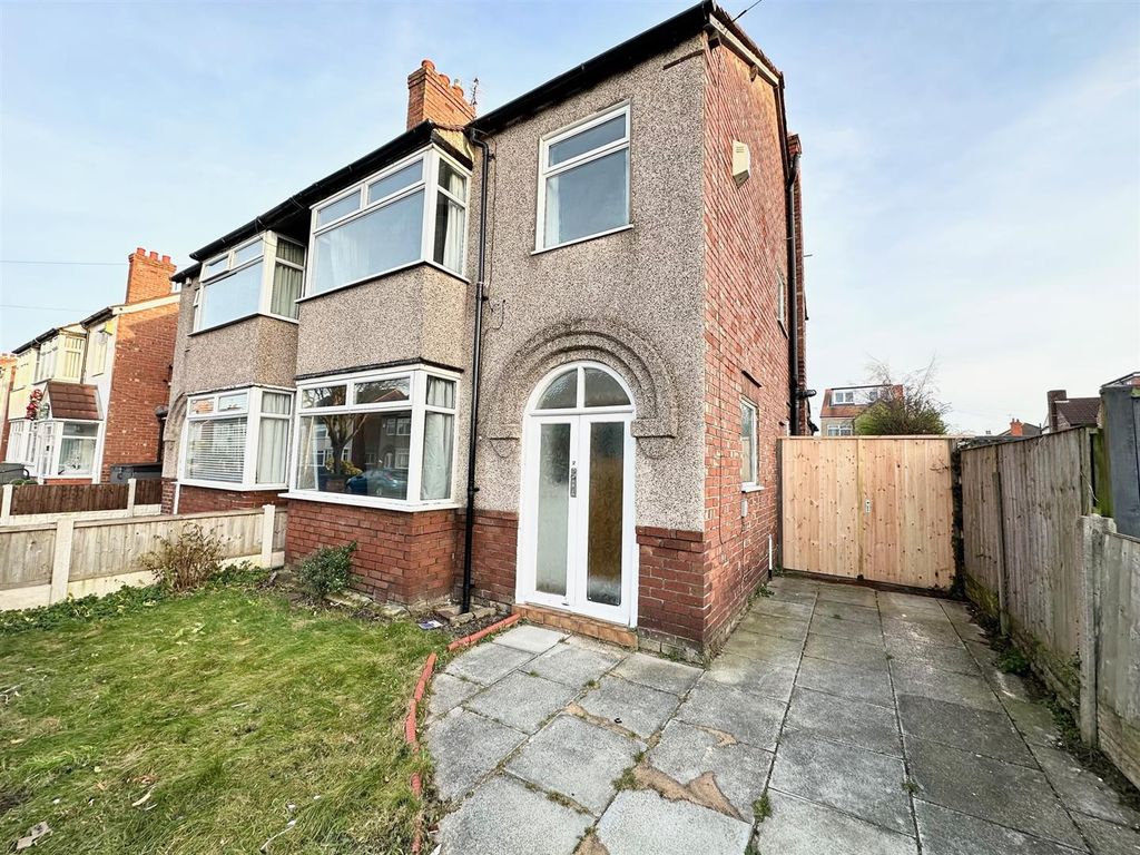 3 bed semidetached house to rent in Caithness Drive, Crosby, Liverpool