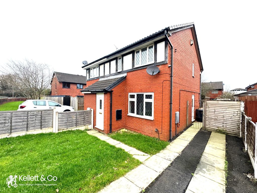 2 bed semidetached house to rent in Fair Oak Close, Preston PR2, £850