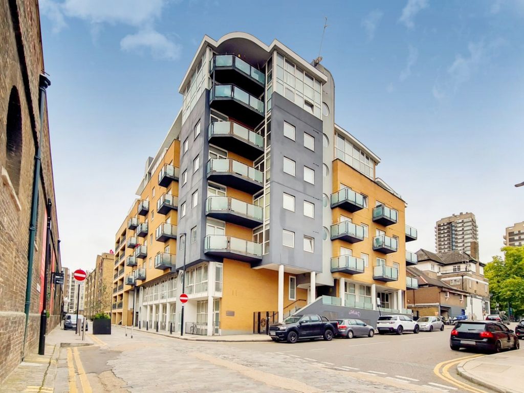 Artichoke Hill, Wapping E1W