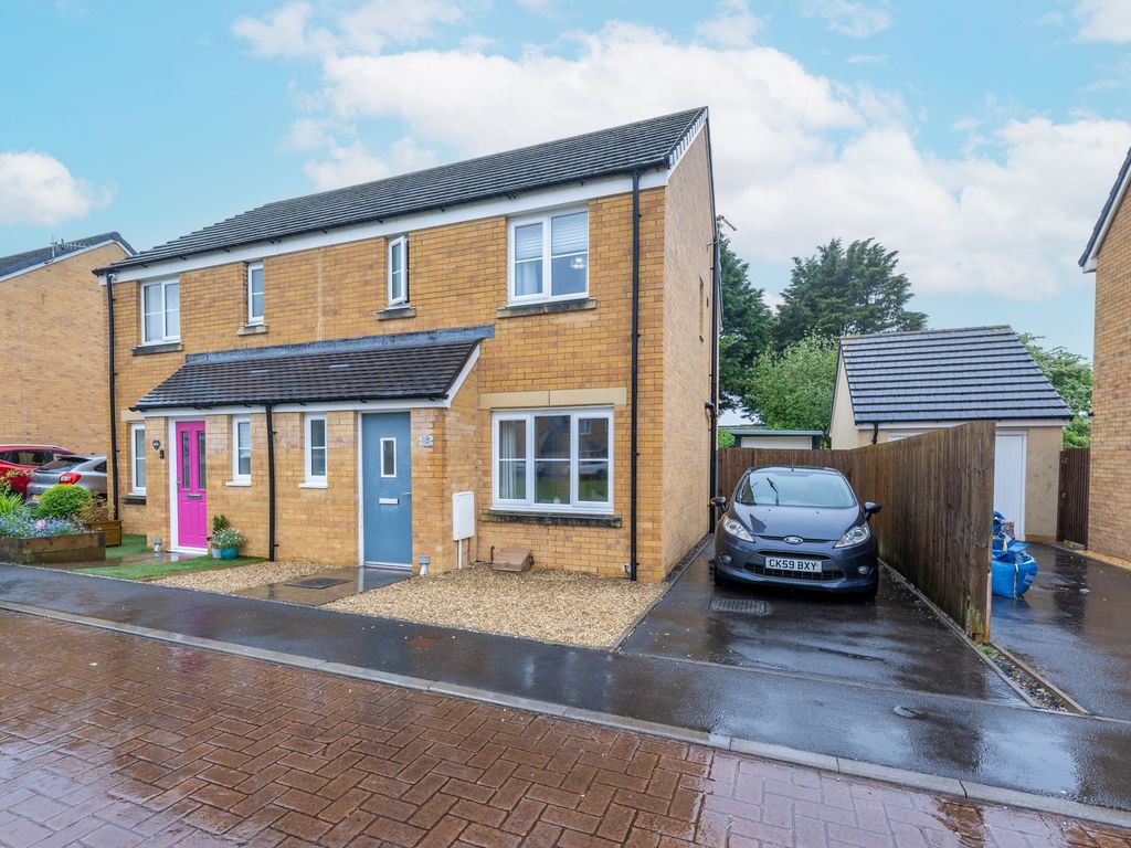 3 bed semidetached house for sale in Pyle, Bridgend, Bridgend County