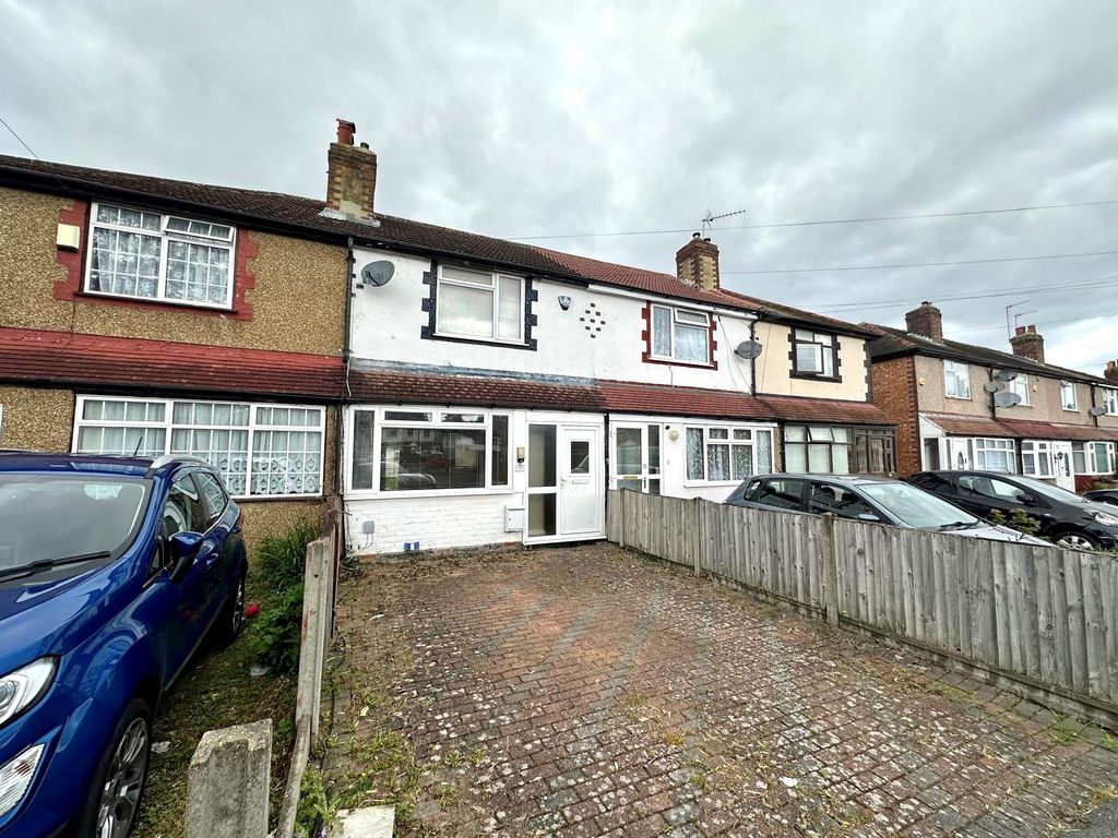 2 bed terraced house for sale in Woodrow Avenue, Hayes UB4, £400,000