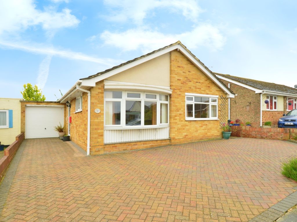 2 Bed Bungalow For Sale In Borrowdale Avenue Ramsgate Kent Ct11 £