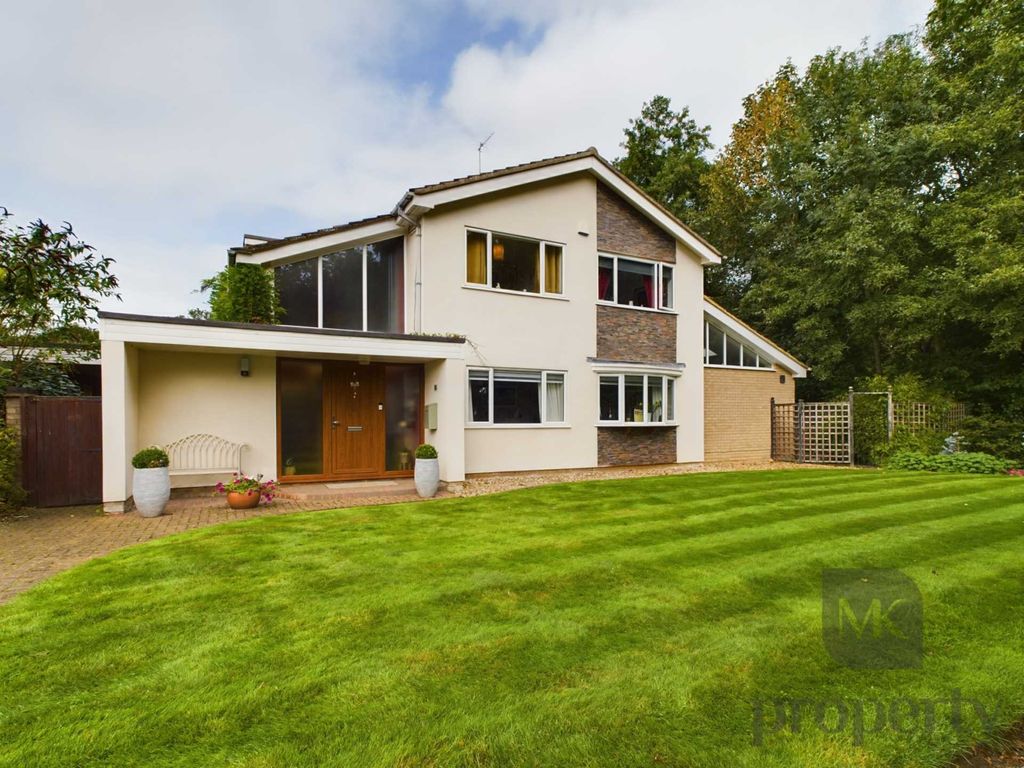 4 bed detached house for sale in Foxton, Woughton Park MK6, £845,000