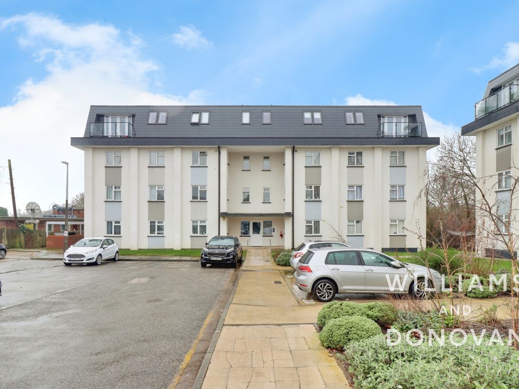 2 bed flat for sale in Westbury Terrace, Upminster RM14, £300,000 Zoopla